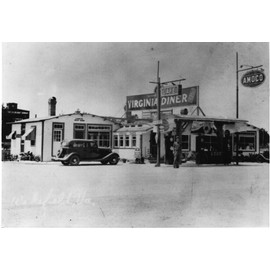 Virginia Diner - Gourmet Natural Extra Large Chocolate Peanut Butter Covered Virginia Peanuts, 20 Ounce Tin