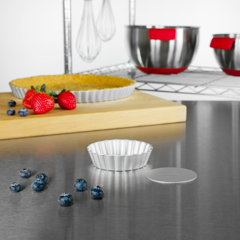 Fat Daddio's PFT-375 Round Fluted Tart Pan with Removable Bottom,
