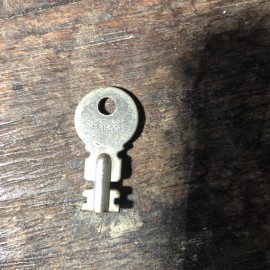 Vintage Cheney #4 Made In England Pat#481800 Steamer trunk Guitar Case Luggage