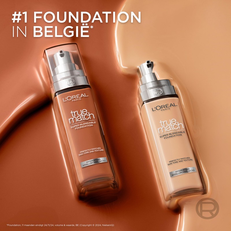 L'Oréal Paris Make up, liquid foundation with hyaluronic and aloe