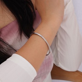 JJDreams Stainless Steel Bangle Women's Open Bangle Silver 8 mm Bangle with Engraving Gift for Women, Stainless Steel