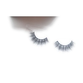 Wispy false eyelashes