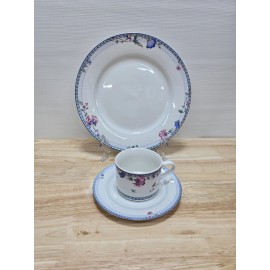 ONEIDA Blue Lattice Set Of 3 Dinner Plate, Salad Plate, & Cup