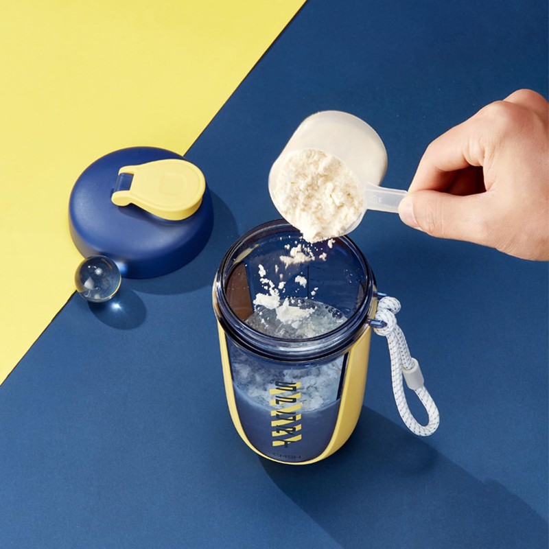 590ML Protein Shaker BPA Free Shaker Bottle Leak Proof Protein