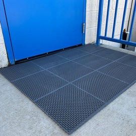 VinRise Vinyl Drainage Mat for Maximum Drain and Comfort Deck Patio Pool Shower Bath SPA for Wet Area Anti-Slip Matting (Gray, 4'x6')