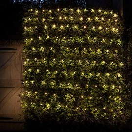 Lights4fun 140 Warm White LED Outdoor Green Cable Net Light 2 x 2m Plug-in with Timer