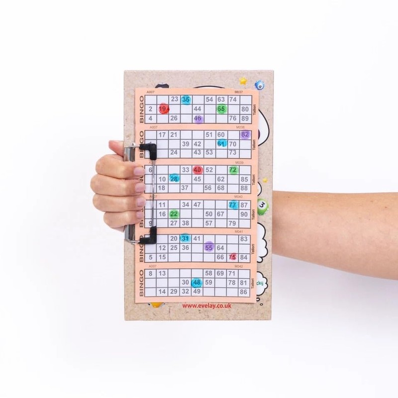 evelay Christmas Bingo Set with Board & 6 Colourful Dabbers