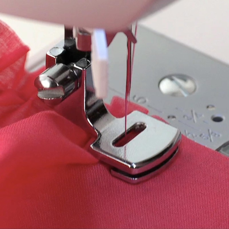 SINGER | Gathering Presser Foot for Low-Shank Sewing Machines, Simutaneously