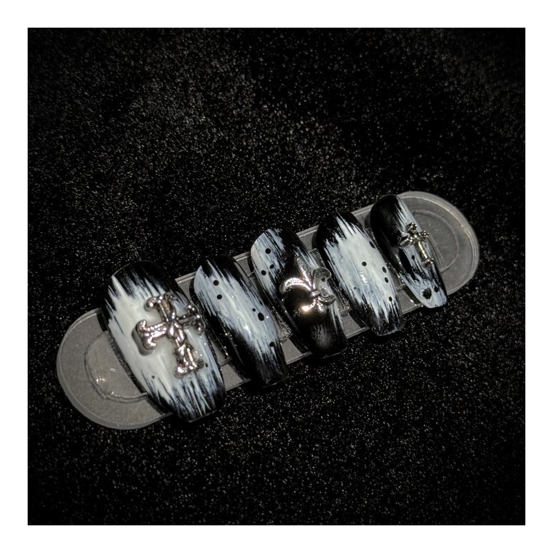 1:30AM, the silent remnants of dawn |Black White Nails -