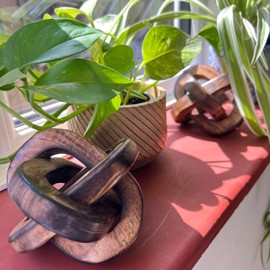 Thorness Pair of Rustic Wooden 3-Link Knot Ornaments for Home Décor - Ideal for Living Room, Shelf & Coffee Table