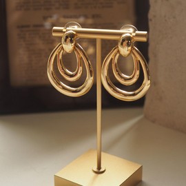 Wendalern Chunky Gold Hoop Earrings Vintage Hollow Tear Dangle Earrings Thick Round Circle Drop Earrings Simple Hypoallergenic Hoop Earrings Jewellery for Women and Girls, Zinc, No Gemstone