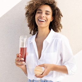 Navaris Glass Water Bottle with Tea Infuser - Double Walled Borosilicate Glass Travel Tumbler with Bamboo Lid and Non Slip Gray Neoprene Sleeve - 17oz