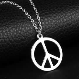 QLUYCKW Peace Sign Necklace Metal Love Peace Sign Pendant Necklace Peace Symbol Jewelry Stainless Steel 1960s 1970s Hippie Style Party Dressing Accessories Adjustable Jewelry for Men Women (Silver)