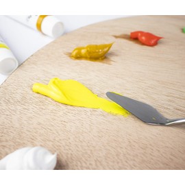 Mont Marte Mixing Palette for Oil Paints - Traditional Shape - 30 x 38 cm - Ideal Oil Painting - Painting Palette with Hole for Thumb