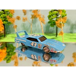 Racing Champions Richard Petty 1970 Plymouth Superbird, 1/64, Car 43, 426 C.I., Petty Enterprises