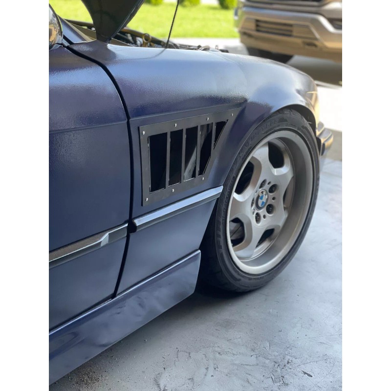 E36 Front Fender Vents / Heat Extractors