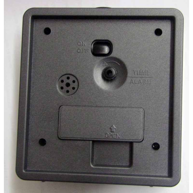 SEIKO -"NEW" CONTEMPORARY ALARM CLOCK WITH QUIET SWEEP "ROONEY" QHE142KLH