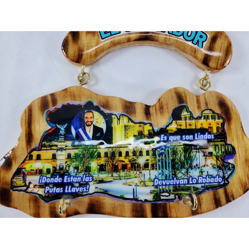 El Salvador Wooden Map Key Holder, Colgadero de llaves De