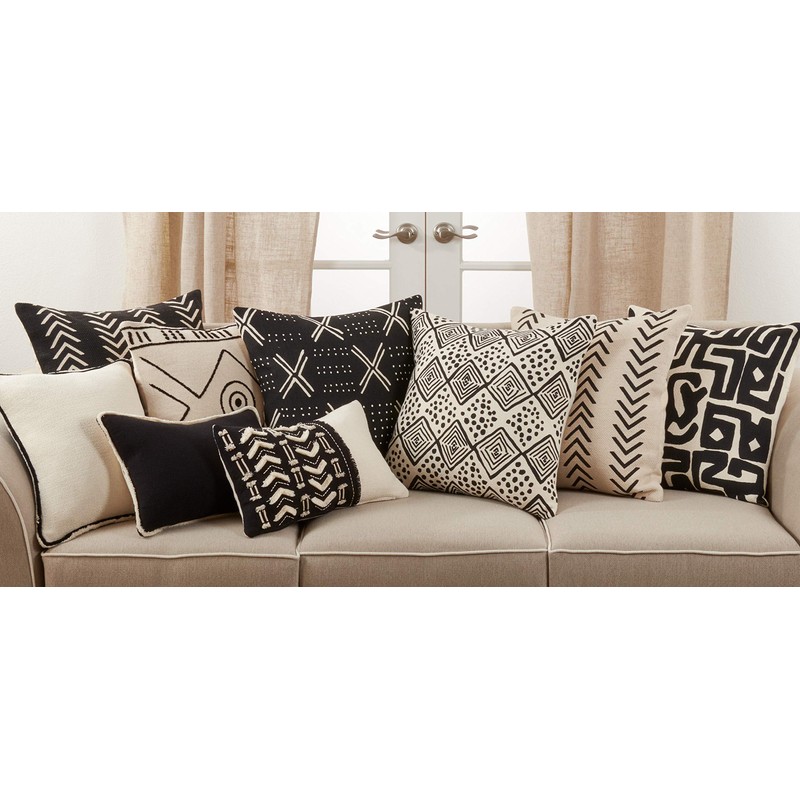 SARO LIFESTYLE Chevron Design Pillow Cover, Black, 18"