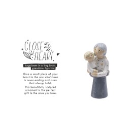 CGB Giftware Grandmother & Grandchild Family Figurine | Granny Nanny Grandma | Ceramic Ornament | Gift Box | Gift For Family | Love | Close At Heart GB06508