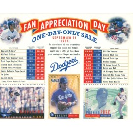 1997 Los Angeles Dodger Fan Appreciation Sheet w/3 card Piazza/Nomo, Park