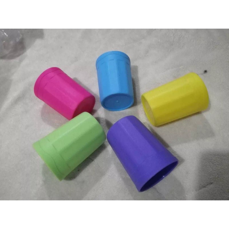 Plásticos genéricos Paquete Infantil De 10 Vasos Y 30 Platos,