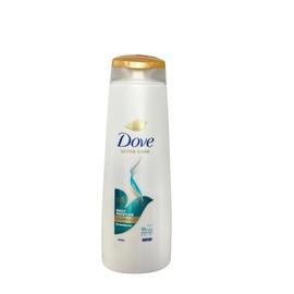 Dove Ultra Care Daily Moisture Shampoo strengthens and moisturises for up to 10x more resilient hair* for everyday hair care 250 ml