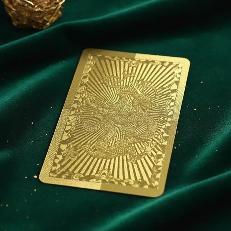 Las Cartas De Lujo En El Reloj De Oro Cool