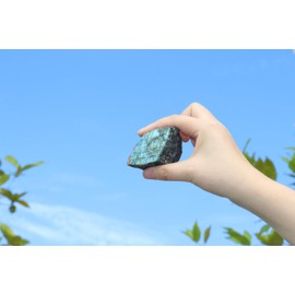 SSAKUGGI Gemstone Labradorite Raw Crystal 1PC, Natural Stone Crystals Raw Gemstones and Crystals for Meditation, Decoration, Gemstone Collection