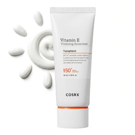 COSRX Protector solar facial con vitamina E revitalizante SPF 50, 50 ml, hidratante con SPF, ligero para usar bajo el maquillaje, artículos esenciales para viajes de verano, cuidado de la piel coreano