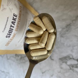 Cupplement - 4 Bags of Shiitake 60 Capsules - Free Pill Box - Mushroom Organic - Free Scoop - Superfood - Shitake - No Extract or Powder - Lentinula Edodes