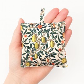 Lavender Sachet – William Morris Inspired Pomegranate, French Lavender, Drawer & Wardrobe Freshener, Handmade in UK, 100% Cotton Gift – Redd & Goud (Meridien)