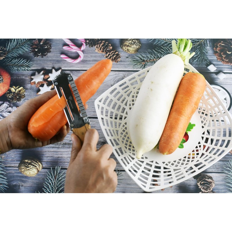 3-in-1 Kitchen Peeler, Scrabber & Grater: a cutting tool with