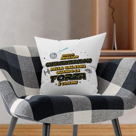 Mugffins Kissen mit Füllung mit Spruch für Arzt FÜR VERDAUUNGSMEDIZIN - Auf Italienisch - Miglior Della Galassia Quando Forza È Con Me - 40 x 40 cm - Lustiges Geschenk Mitarbeiter