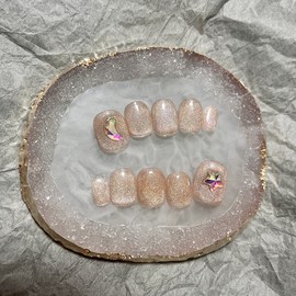 One stone parts-focused gel nails - Mini Square / One stone 파츠 중심의 젤네일 - 미니스퀘어