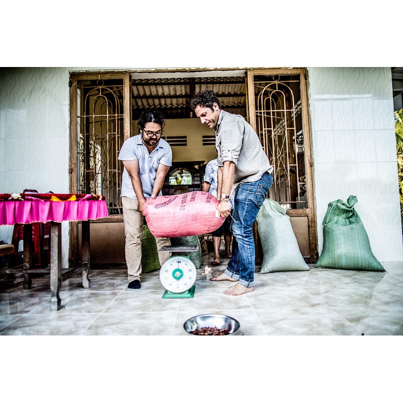 Marou Snack Bar 64% Cacao 3-Pack | Tropical Fruits, Cashews,