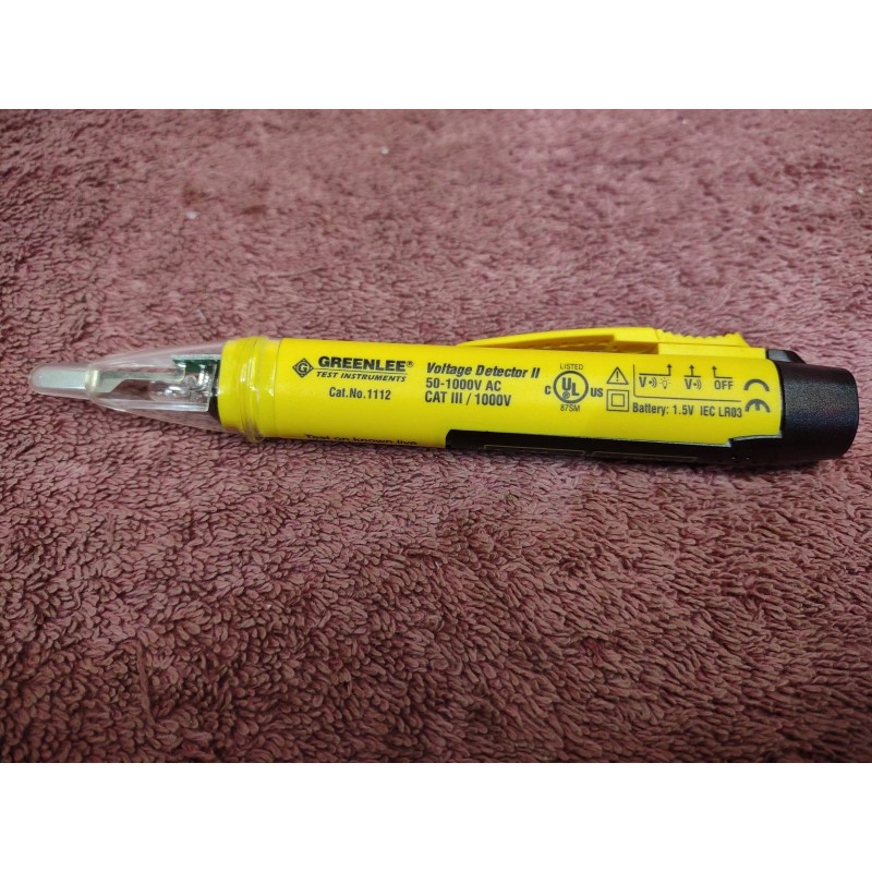 GreenLee #1112 No-Contact Voltage Detector w/ Flashlight Tick Tester