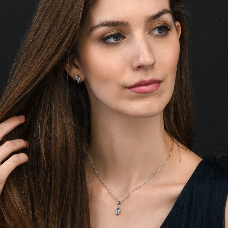 namana 925 Sterling Silver Necklace With Natural Blue Topaz Gemstone