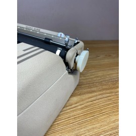 Right Knob Replacement for Smith-Corona 1950's Series Portable Typewriters Cream