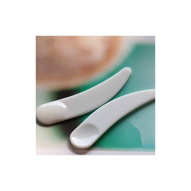 Onwon 100 PCS Mini Curved Cosmetic Scoop Makeup Mask Plastic