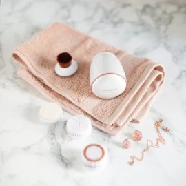 Cepillo De Limpieza Facial Revlon Exfolia Y Maquillaje Cara                                                                                           
