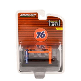 Greenlight 1:64 Car Body Workshop - Four Post Lifts Series 2 - Union 76 16120-C