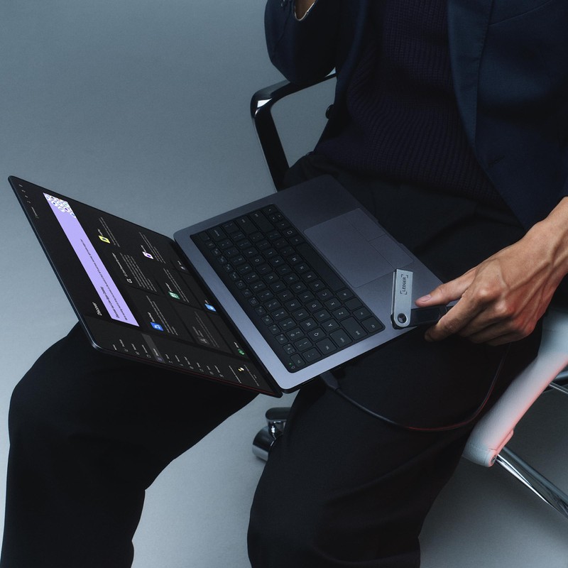 Ledger Nano S Plus (Gold) : The Perfect Entry-Level Hardware