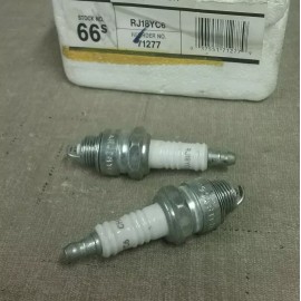 Champion Spark Plug New Copper Plus Champion Spark Plugs RJ18YC6 Stock #66 - Lot of 2