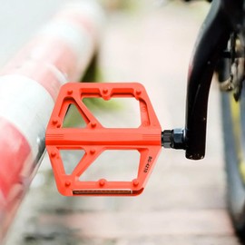 Cycling Pedals,Road Bike Pedals - Reflective Equipment Replacement with 10 Anti-Skid Pins for Indoor Gym Cardio Workout Cycling Home Outdoor Use