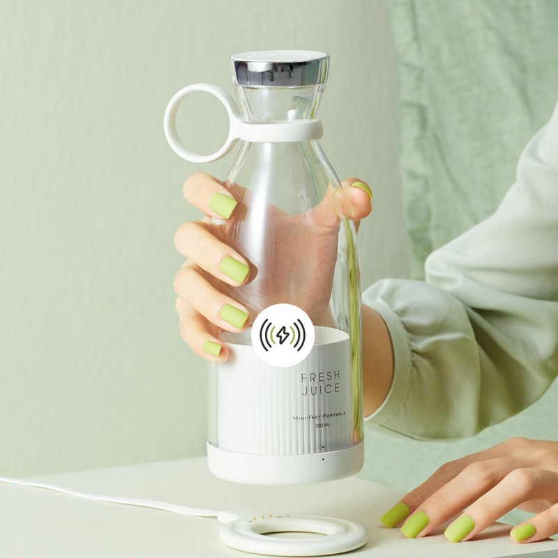 Mini Juice Extractor Bottle White Portable Rechargeable Cordless 4 Blades