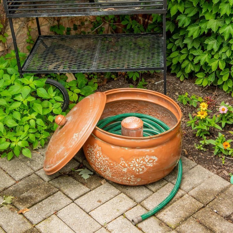 Gilbert &amp; Bennett metal 150 ft. bird motif hose holder