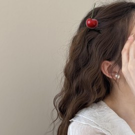 TUCEWP 4Pcs Cherry Hair Clip for Women Girls Kids Cute Red Cherry Hair Pins Nonslip Realistic Fruit Hair Barrette Snap Sweet Metal Alligator Clips for Thick Hair Trendy Lovely Cherry Hair Accessories