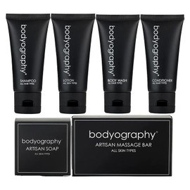 World Amenities - Kit De Aseo Bodyography 6 Piezas Champú, Acondicionador, Gel De Ducha, Loción, Jabón De Manos, Barra De Masaje Y Bolsa De Viaje