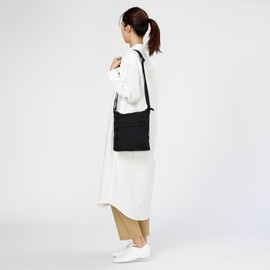 World Traveler No.17531 Mira Shoulder Bag